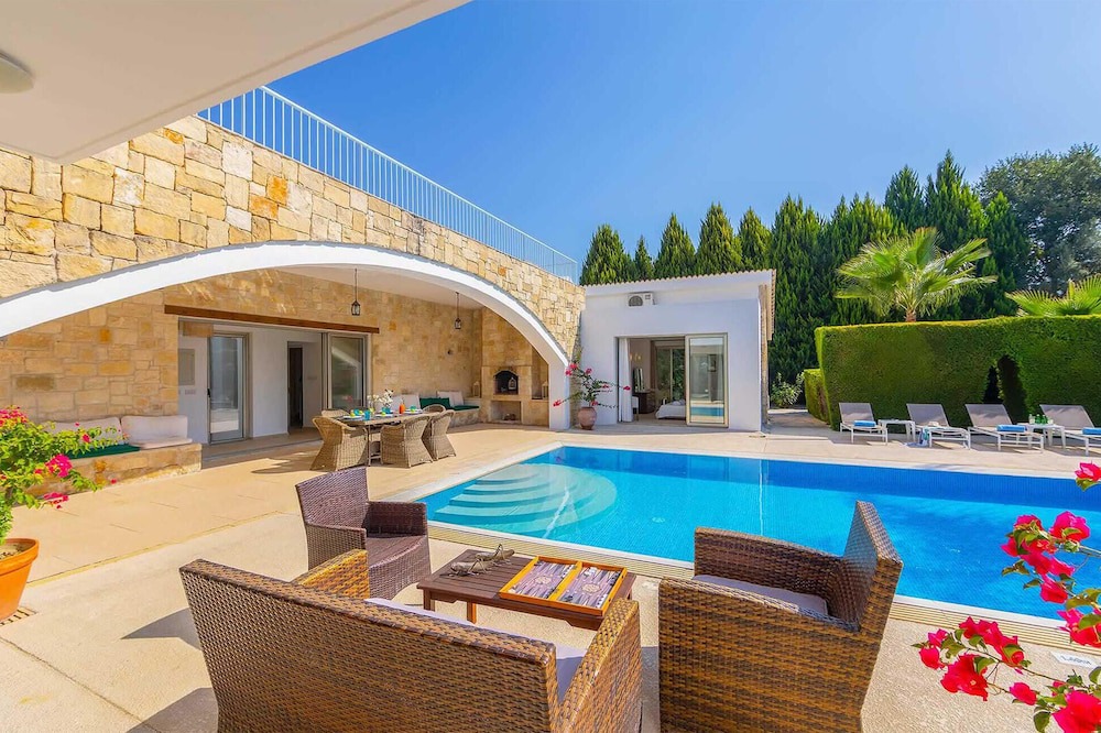 Photo of Outdoor in Giolou