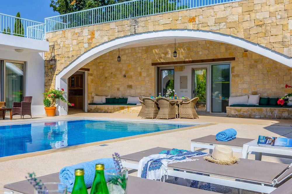 Photo of Outdoor in Giolou