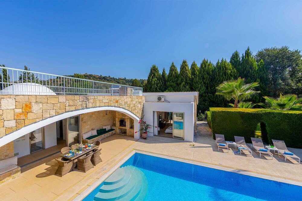 Photo of Outdoor in Giolou