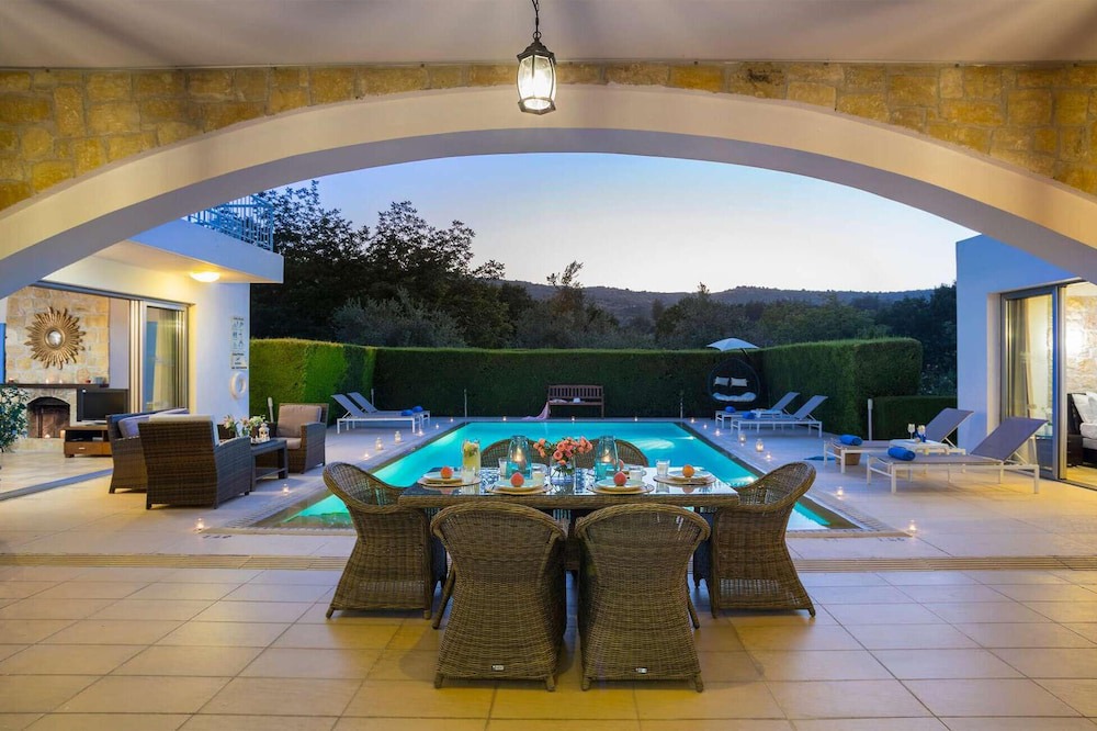 Photo of Outdoor in Giolou