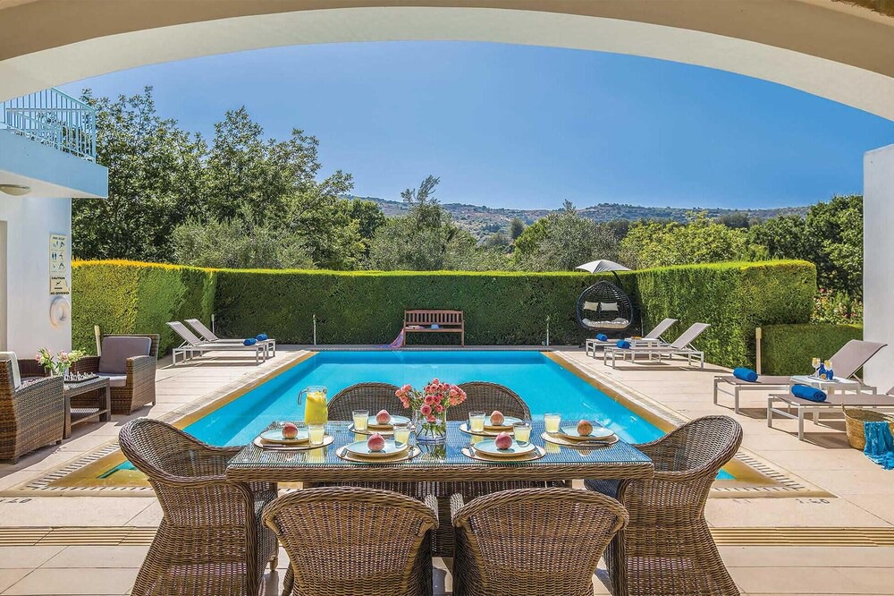 Photo of Outdoor in Giolou