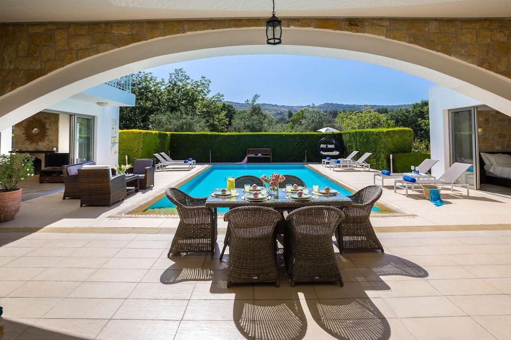 Photo of Outdoor in Giolou