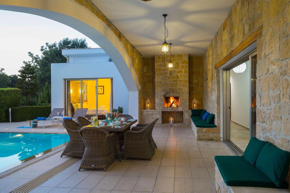Photo of Outdoor in Giolou