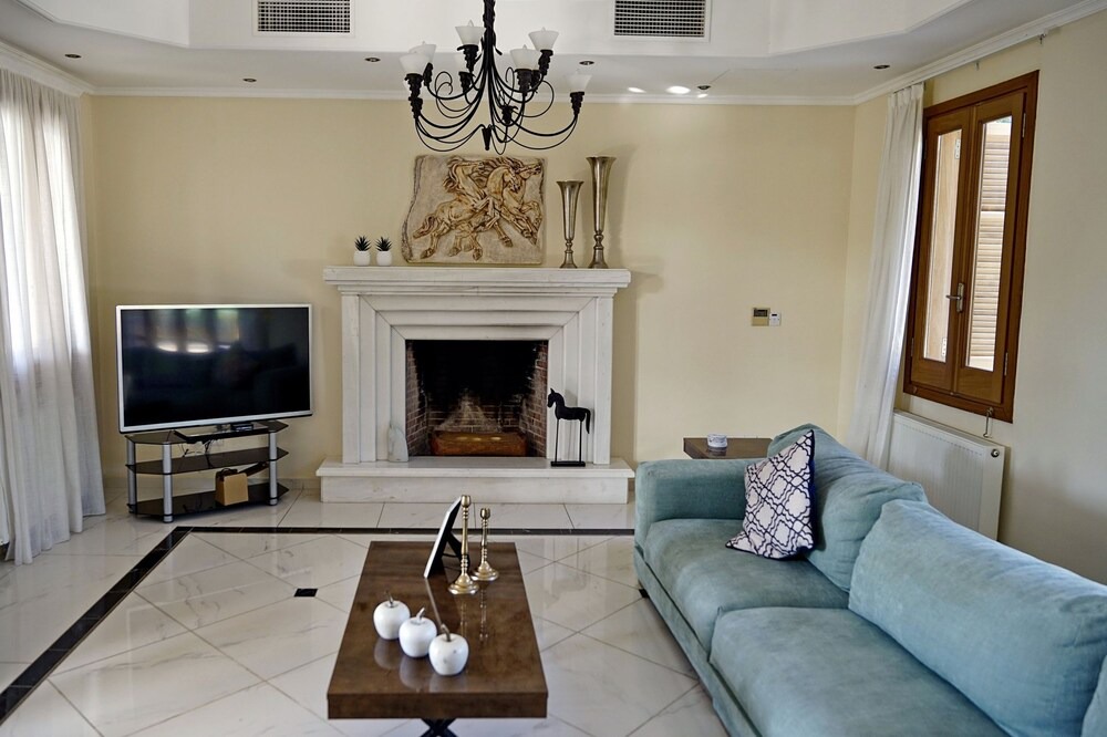 Photo of Livingroom in Aphrodite Hills