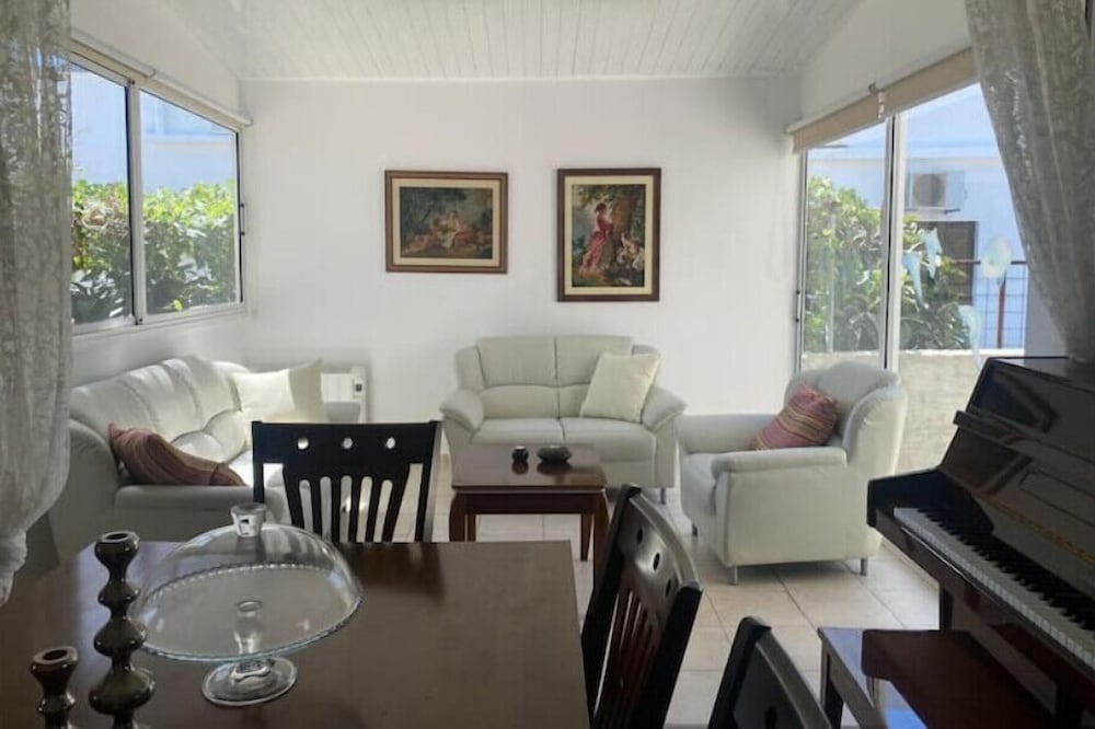 Photo of Livingroom in Anarvagos