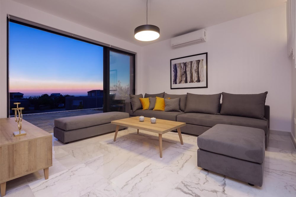 Photo of Livingroom in Emba