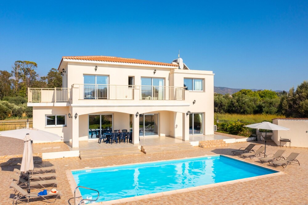 Photo of Outdoor in Polis