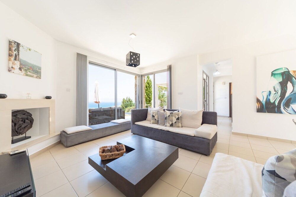 Photo of Livingroom in Latchi