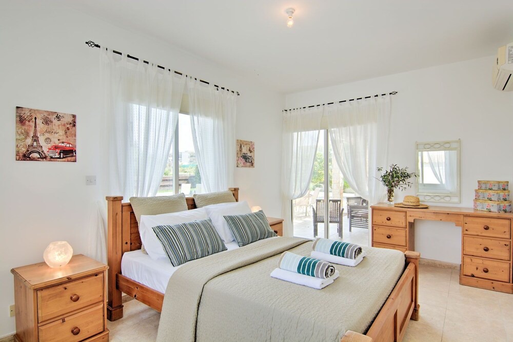 Photo of Bedroom in Polis