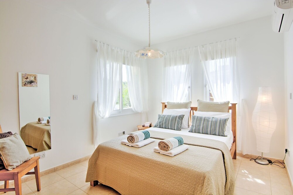Photo of Bedroom in Polis