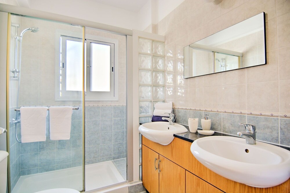Photo of Bathroom in Polis