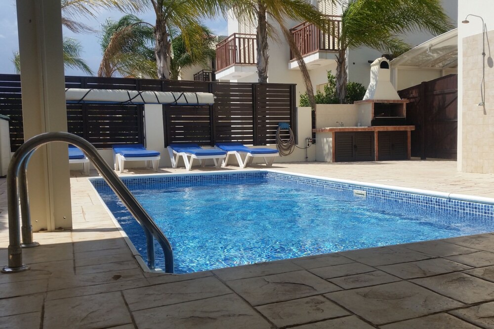 Photo of Outdoor in Kapparis