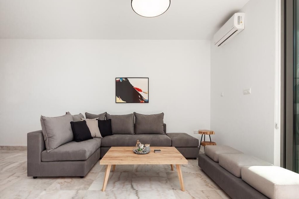 Photo of Livingroom in Emba