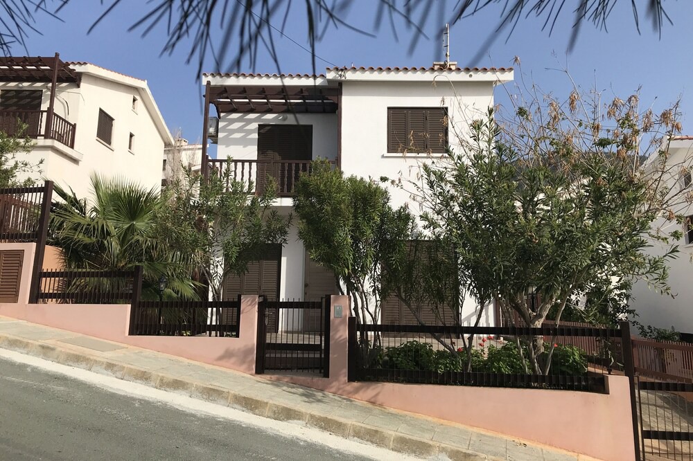 Photo of Others in Pomos