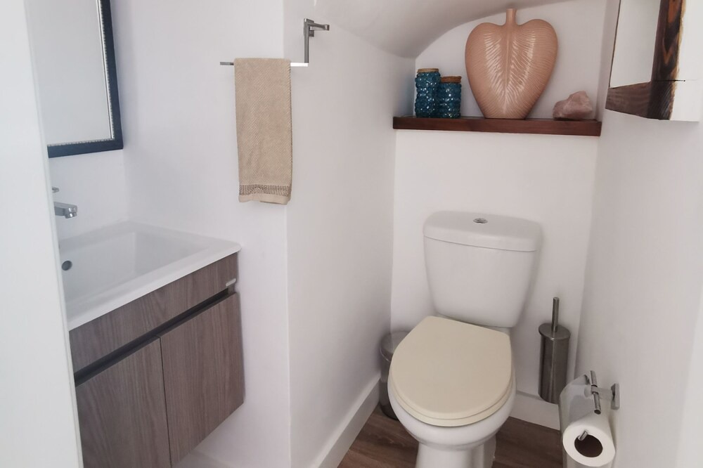 Photo of Bathroom in Pervolia
