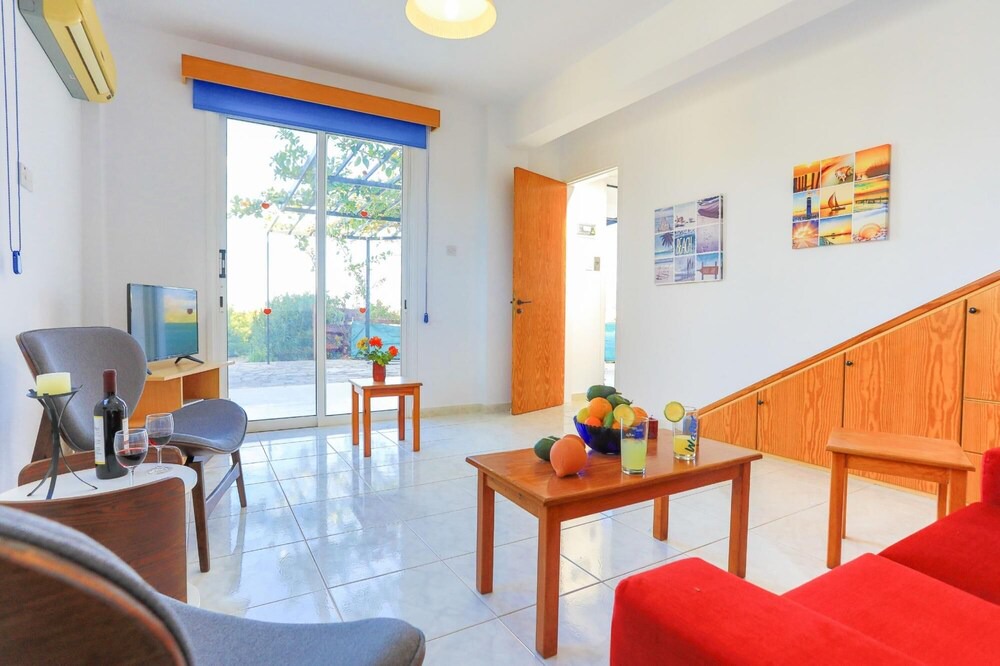 Photo of Livingroom in Latchi
