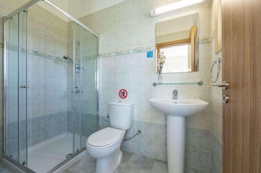 Photo of Bathroom in Prodromi