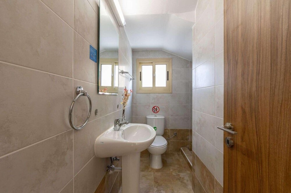 Photo of Bathroom in Prodromi