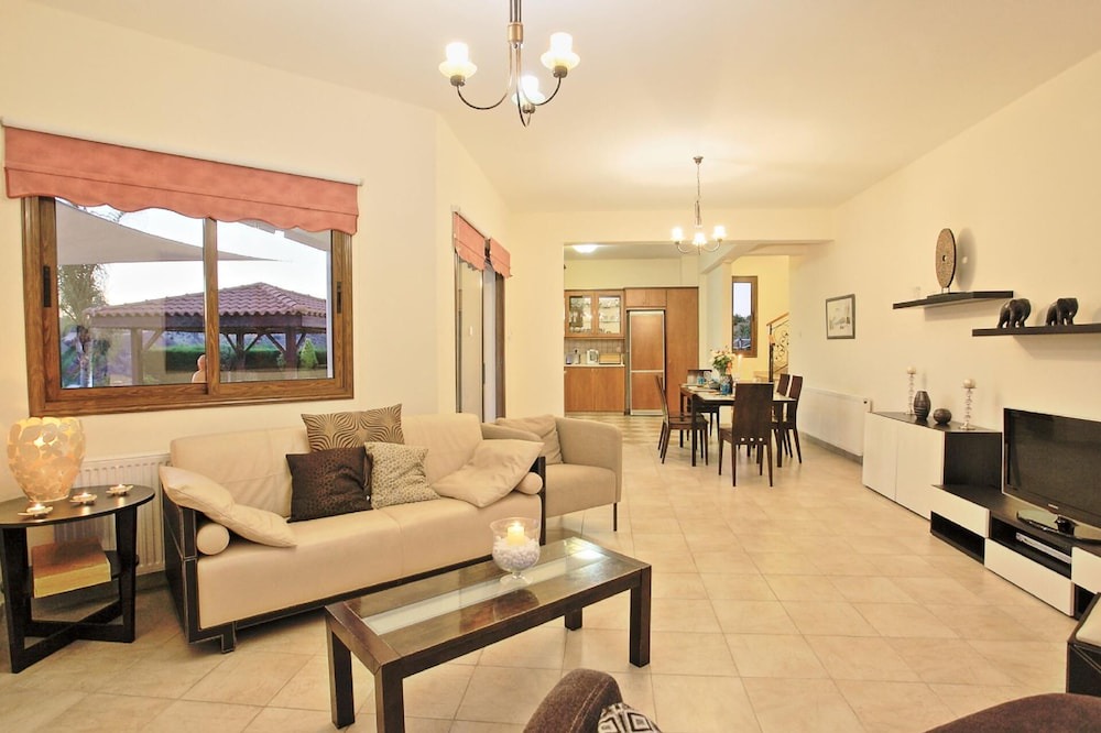 Photo of Livingroom in Pano Arodhes