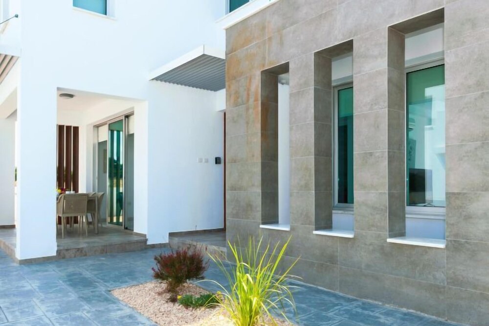 Photo of Outdoor in Kapparis