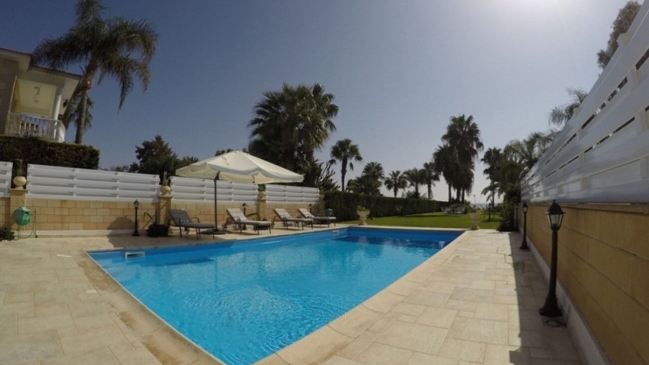 Photo of Outdoor in Pervolia