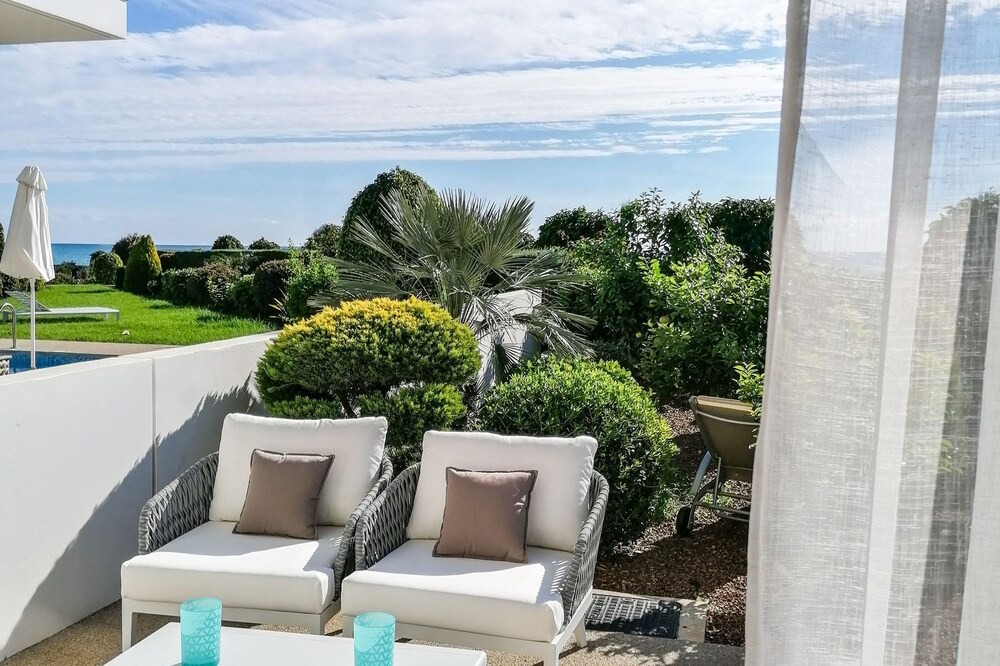Photo of Patio Balcony in Mazotos