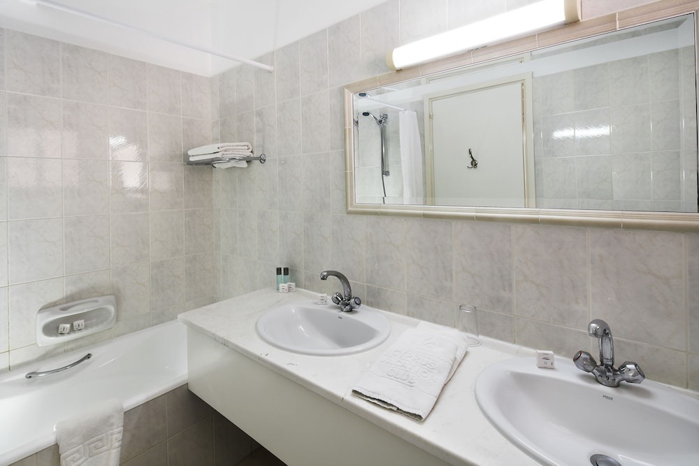 Photo of Bathroom in Erimi