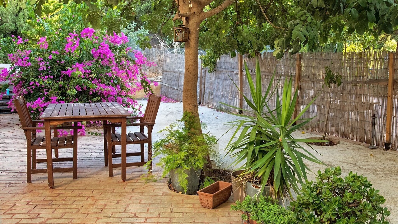 Photo of Outdoor in Latsi