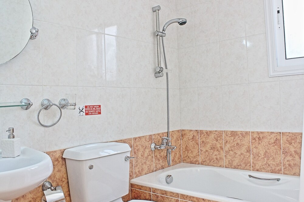 Photo of Bathroom in Argaka