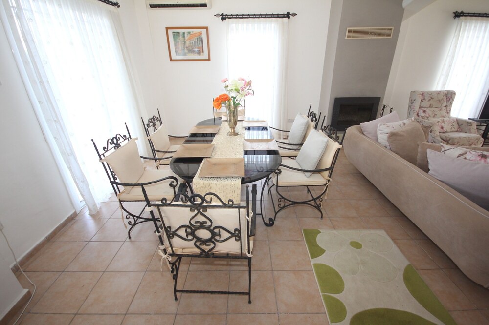 Photo of Livingroom in Kyrenia