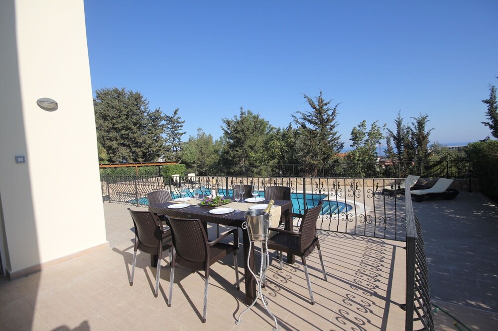 Photo of Patio Balcony in Kyrenia