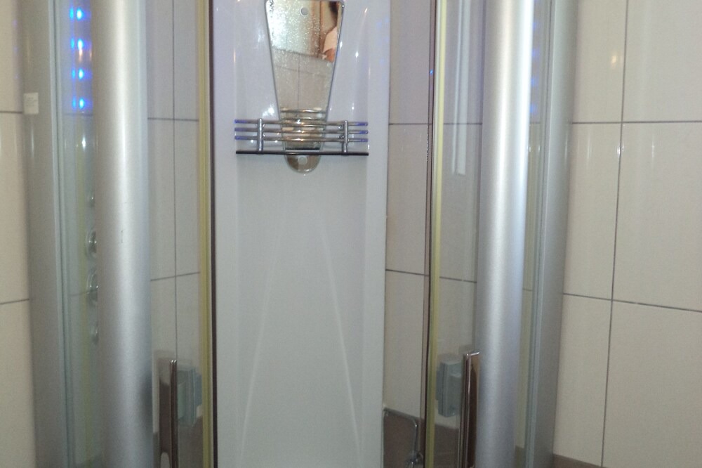 Photo of Bathroom in Alethriko
