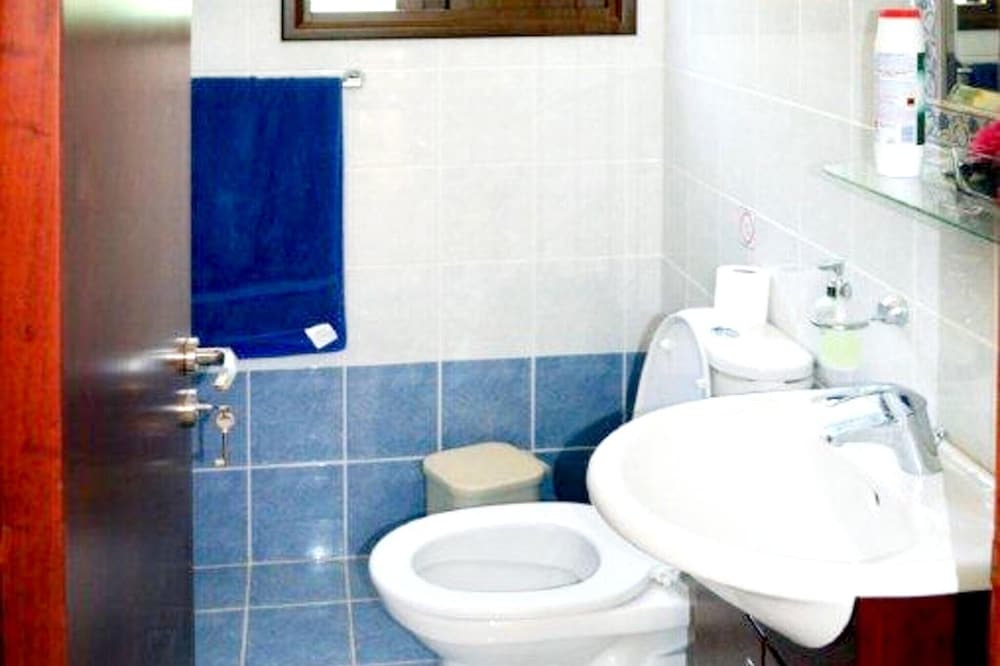 Photo of Bathroom in Fyti