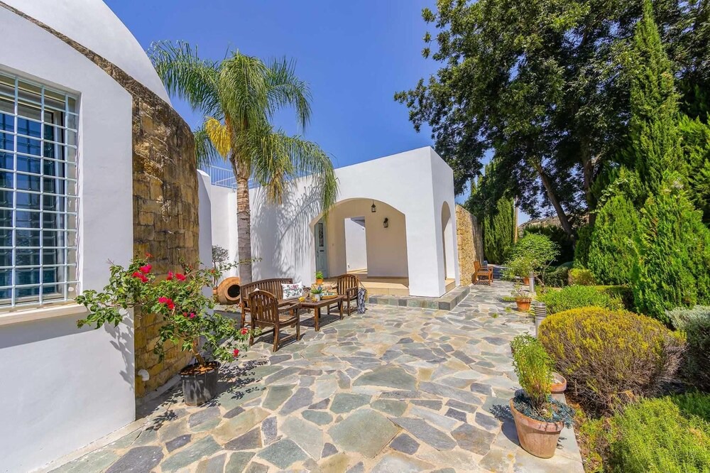 Photo of Outdoor in Giolou