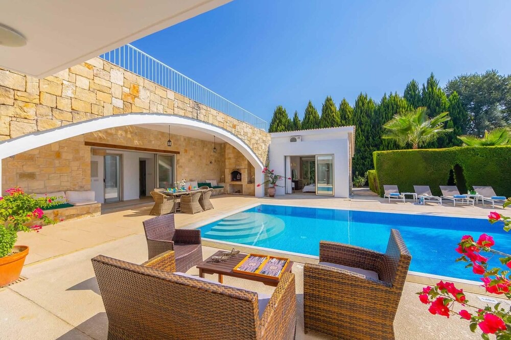 Photo of Outdoor in Giolou