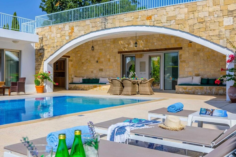 Photo of Outdoor in Giolou