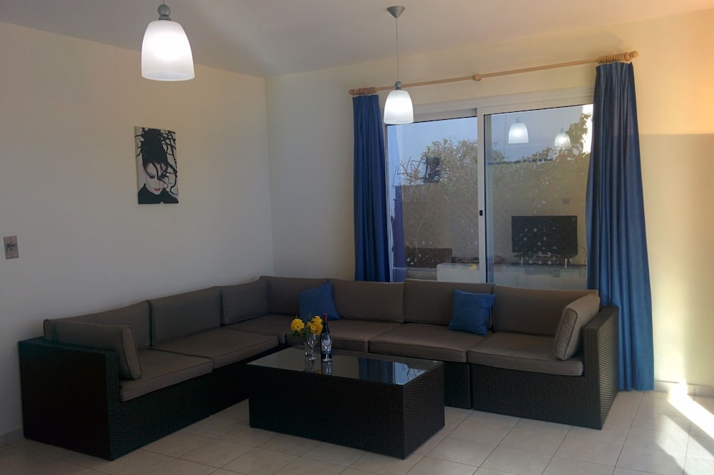 Photo of Others in Neo Chorio