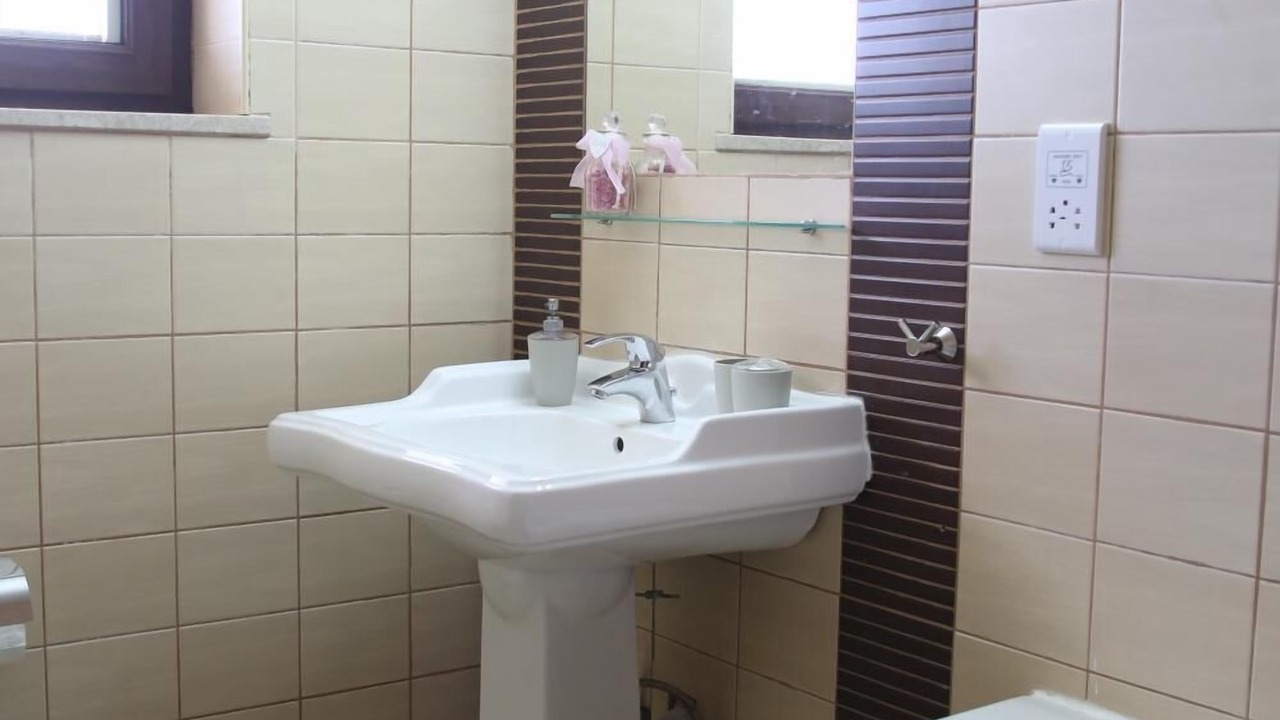 Photo of Bathroom in Theletra