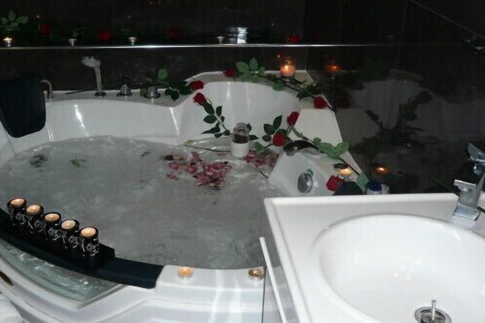 Photo of Bathroom in Maroni