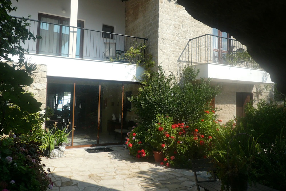 Photo of Outdoor in Maroni
