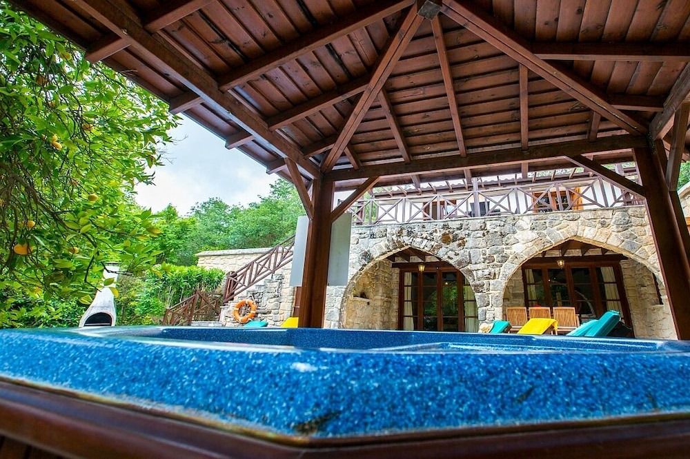 Photo of Outdoor in Miliou