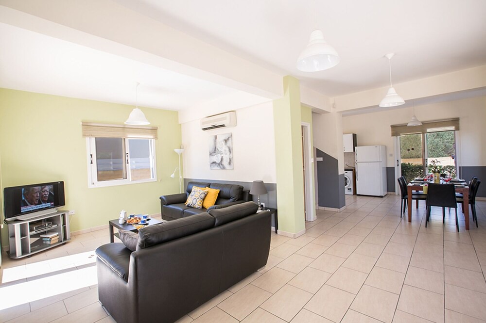 Photo of Livingroom in Ayia Thekla