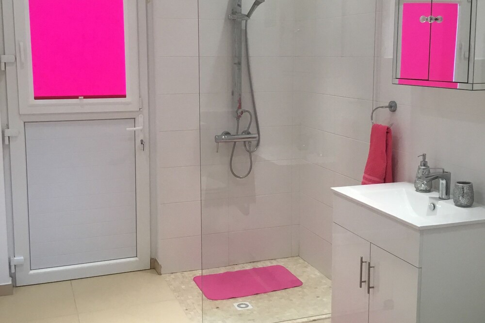 Photo of Bathroom in Stroumpi