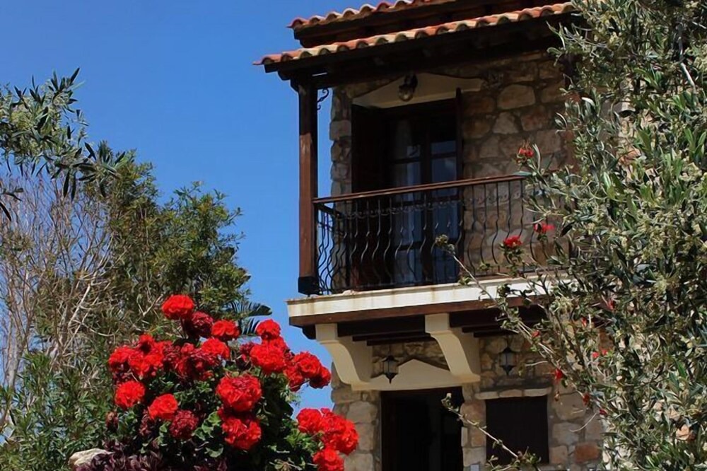 Photo of Outdoor in Pomos