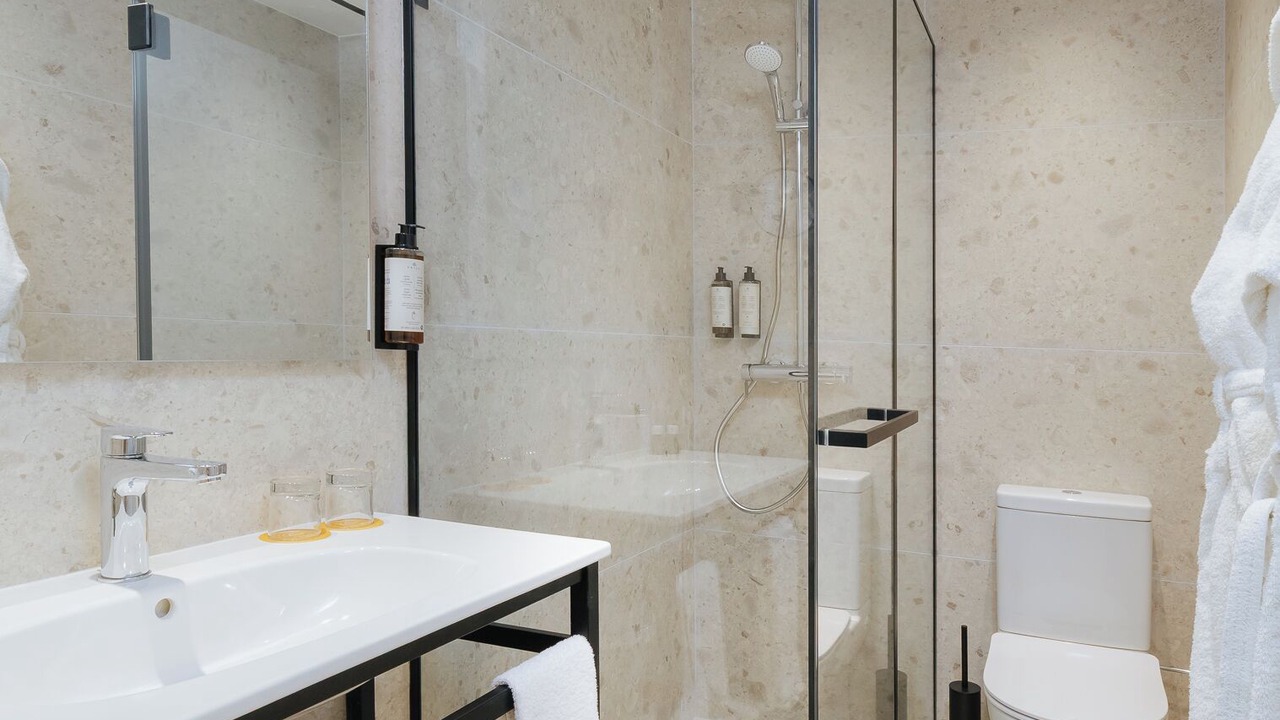 Photo of Bathroom in Neapolis