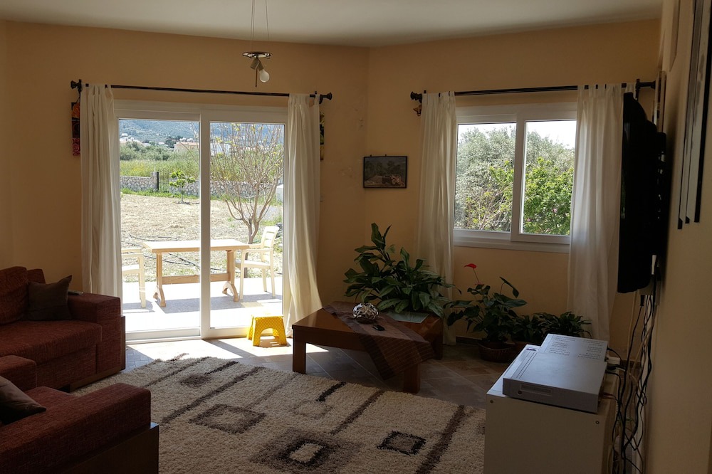 Photo of Livingroom in Kyrenia District