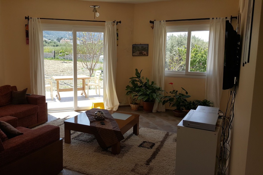 Photo of Livingroom in Kyrenia District
