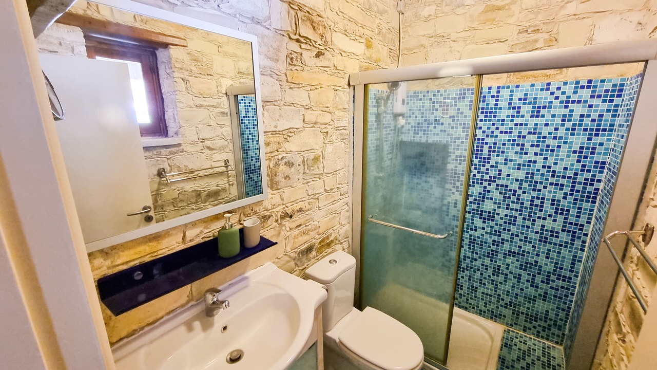 Photo of Bathroom in Skarinou
