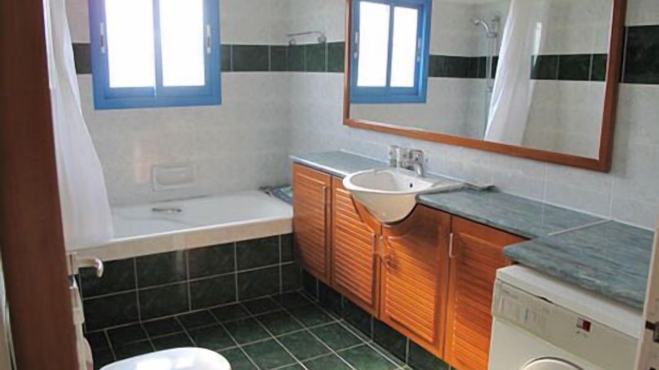 Photo of Bathroom in Polis