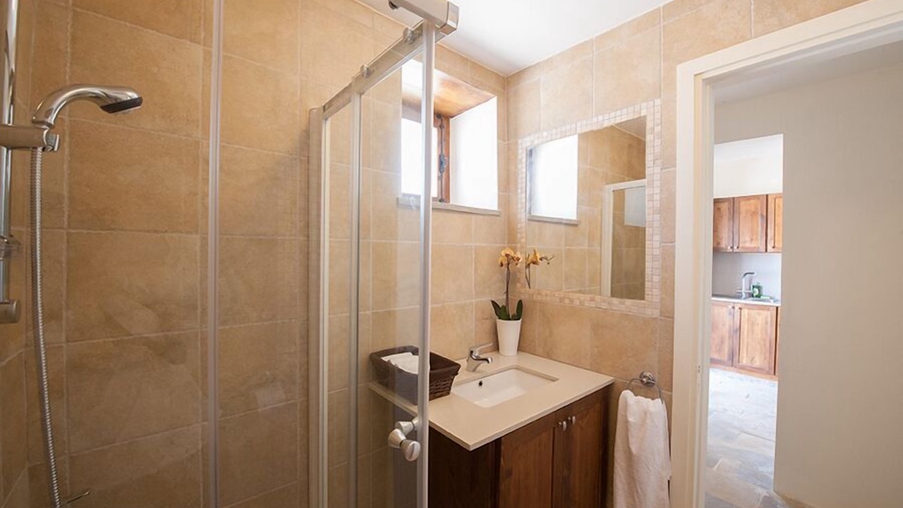 Photo of Bathroom in Droushia